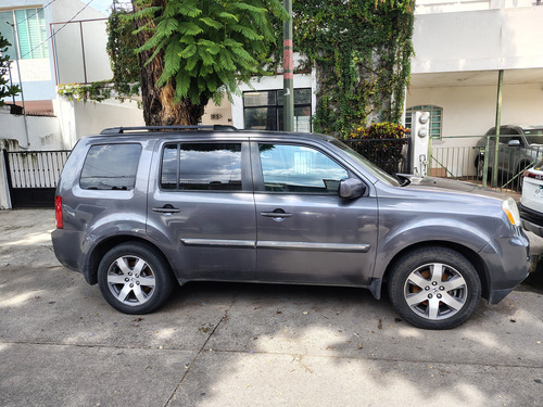 Honda Pilot 3.5 Touring V6 . At