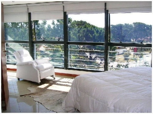 Venta De Apartamento 2 Dormitorios En Roosevelt