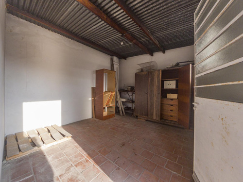 Casa 3 Amb, Lote 8,66 X 18 M En Devoto (nazarre Al 5200)