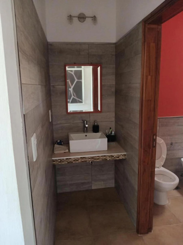 Casa En Venta - 3 Dormitorios 3 Baños - 560mts2 - Villa Nueva, Córdoba
