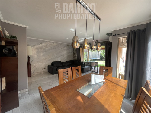 Casa En Venta De 3 Dorm. En Chicureo