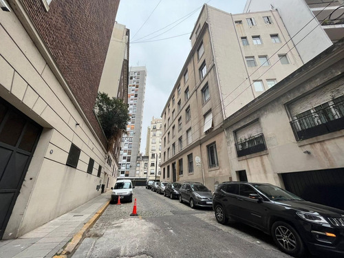 Imagen 8 de 21 de Vivi En Buenos Aires Pero Sentite En Paris.