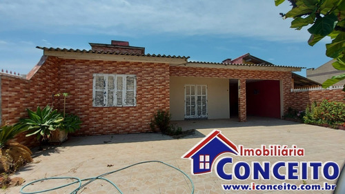 Imagem 1 de 30 de C267 - Excelente Residência A 50 Metros Do Mar Localizada Em Mariluz