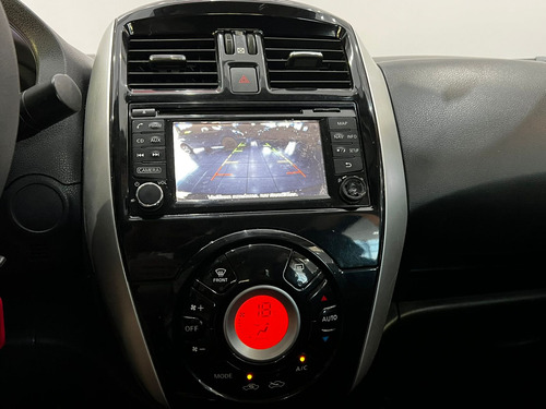 Nissan Versa 1.6 16V Unique (Flex)