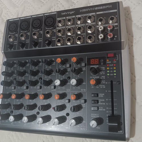 Mezcladora Behringer Xenyx 1202 Sfx 12 Canales (Usado)