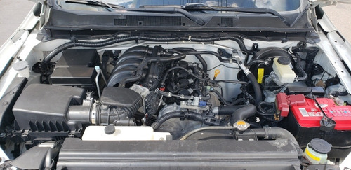 Imagen 9 de 13 de Nissan Np300 2.5 Estacas Dh Aa Mt 2016