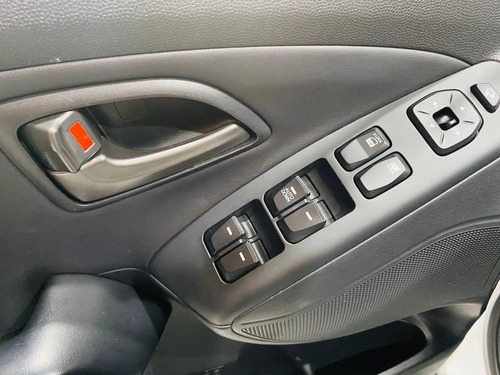 Imagem 14 de 15 de Hyundai Ix35 2.0 Mpfi Gl 16v Flex 4p Automático
