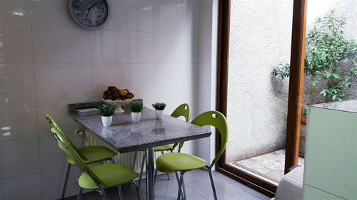 Casa En Arriendo De 4 Dorm. En Lo Barnechea Condominio