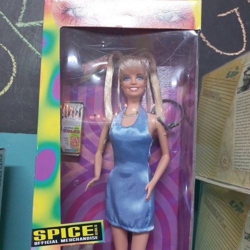 Imagem 2 de 5 de Boneca Spice Girls On Tour Emma Baby Spice Oficial 1998