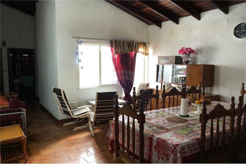 Imagen 4 de 15 de Vendo Casa Sobre Avenida, Frente Al Sambódromo: 4 Habitaciones Y 3 Baños