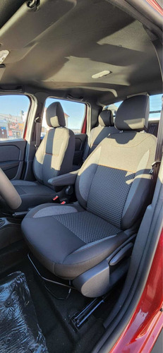 Imagen 8 de 25 de Renault Duster Oroch Outsider 2023 1.3 Turbo