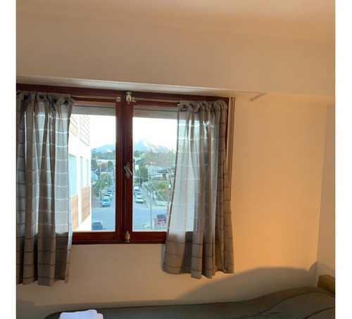 Imagen 22 de 27 de Departamento En El Centro De Bariloche Con Vista Al Lago, En Barrio Residencial Belgrano A Solo 4 Cuadras Del Centro Cívico, Apto Hasta 6 Personas