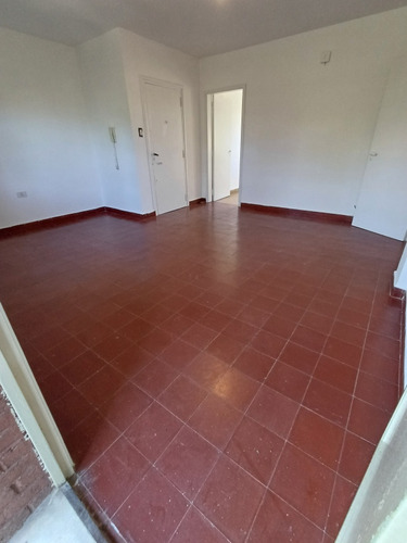 Departamento Alquiler 2 Dormitorios Cochera Balcón Bº Alto Gral Paz