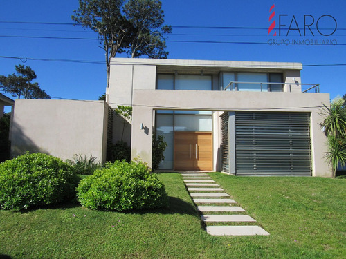 Casa En La Mansa 4 Dormitorios Y Dependencia Con Piscina Y Parrillero