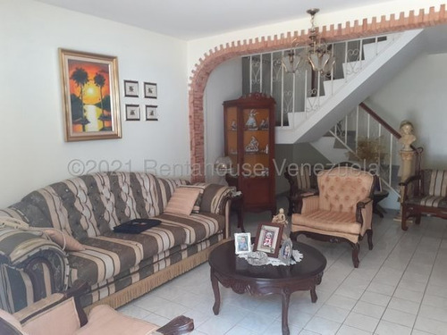 Imagen 3 de 9 de Amplia Y Cómoda Casa Estilo Duplex En Av. Luis Aparicio De San Juan De Los Morros. Yinett A