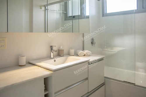 Apartamento En Venta En Torre Esmeralda De 3 Dormitorios , En Punta Del Este