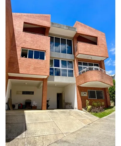 Vendo Th 300m2 Loma Linda 0054