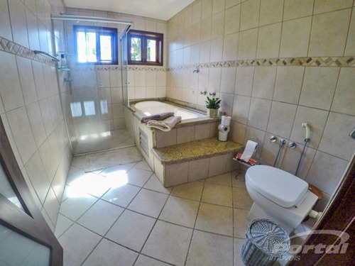 Imagem 10 de 18 de Casa No Centro De Blumenau, Semi-mobiliada, Com 04 Dormitórios Sendo 1 Suíte Máster, 03 Vagas, Área De Festas Com Piscina E Demais Dependências. - 3572977