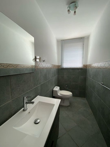 Casa Duplex Para Venta En Santa Paula #2369