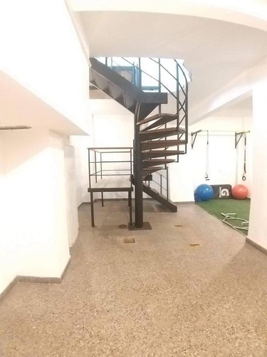 Imagen 6 de 9 de Venta Local Comercial Amplio En Balvanera