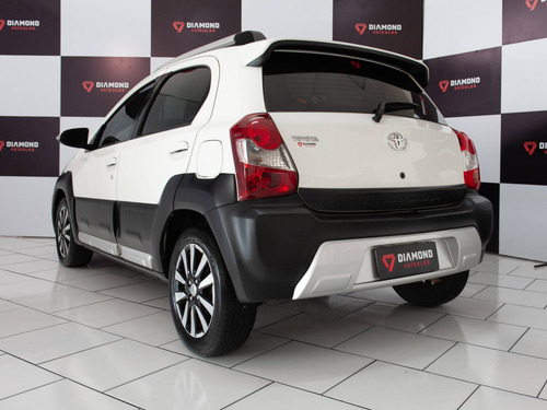 Toyota Etios Cross 1.5 16v Flex 4p Manual
