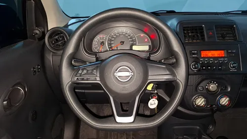 Nissan March 1.6 Sense