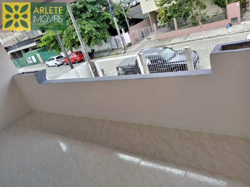 Imagem 4 de 15 de Casa No Bairro Perequê Em Porto Belo Sc - 1764