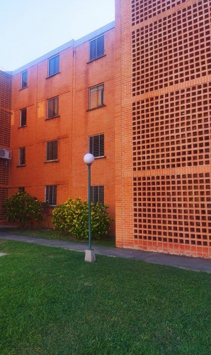 Imagen 1 de 12 de Fernando Guerrero Vende Apartamento Ubicado En El Municipio San Diego, Res. Tulipán Ata-1151