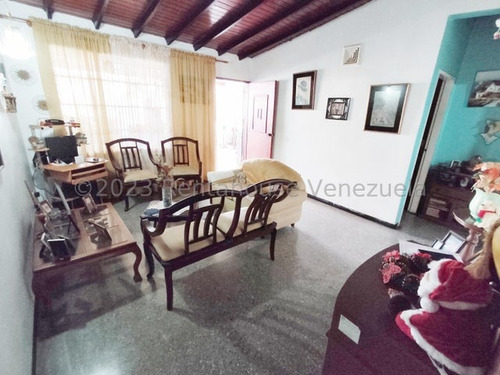 Amplia Casa En Venta Ubicada En Calle Tranquila Y Segura De El Paraíso Cabudare,gabriela C