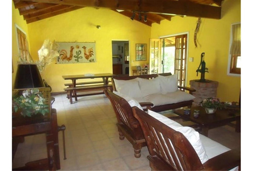 Imagen 10 de 19 de Casa Con Pileta De Natación En Venta En Manzanares