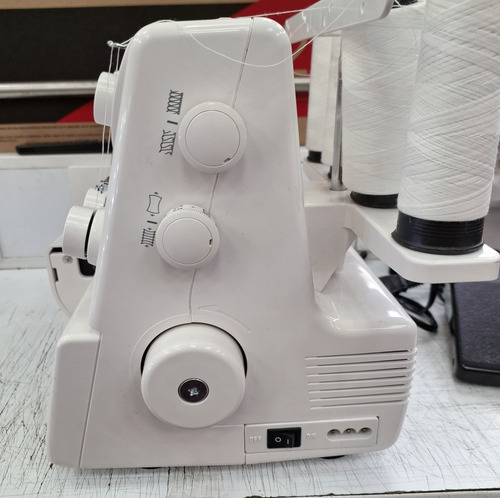 Maquina De Coser Overlock Janome 7034d Blanco (Usado)