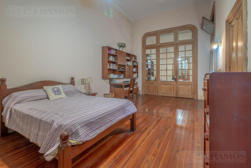 San Telmo. Carlos Calvo 600. Piso Francés. Techos Altos.