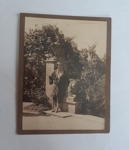 Antigua Fotografía De Mujer En Torino. Italia.  1929.