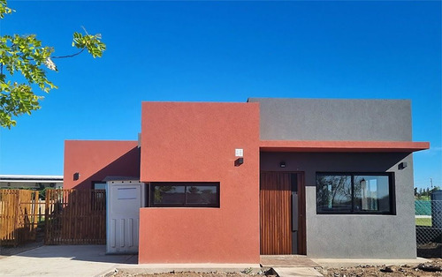 Hermosa Casa En Venta En San Sebastián