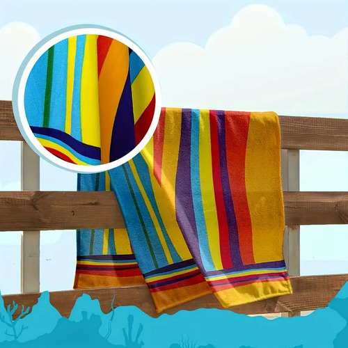 Una Toalla De Playa De Estilo Arco Iris