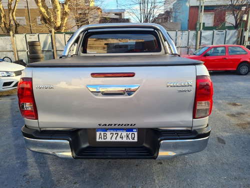 Imagen 5 de 23 de Toyota Hilux Srv 4x4