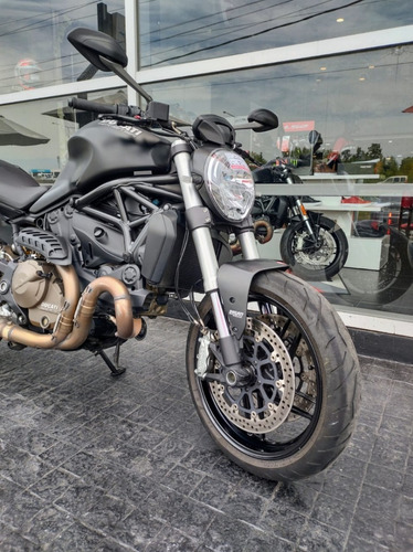 Imagen 7 de 25 de Ducati Monster 821 - No Yamaha Mt09, No Kawasaki Z900!