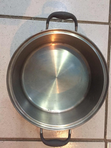 Imagen 1 de 4 de Olla De 30cm Royal Prestige