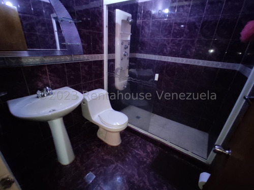 Casa En Venta En Maracay Urb Las Delicias Santa Rita Rah 25-10984 Meglisf
