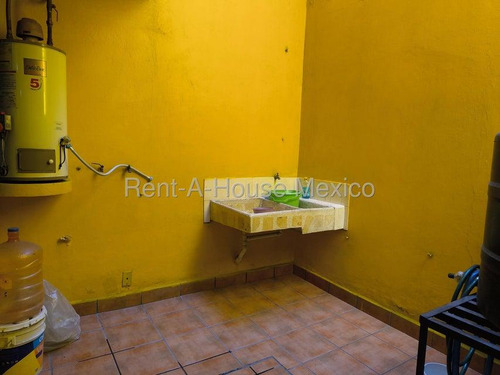 Casa En Renta En Villas De Guadalupe Xalostoc, Ecatepec De Morelos Jl 25-2937.