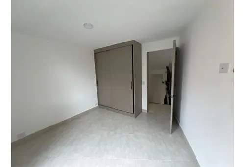 Vendo Casa Remodelada En El Poblado Loma Los Balsos