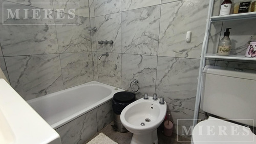 Casa En Venta Barrio Semi Cerrado En Loma Verde.