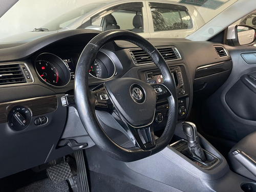 Volkswagen Jetta 2.0 Comfortline Flex Aut 4p