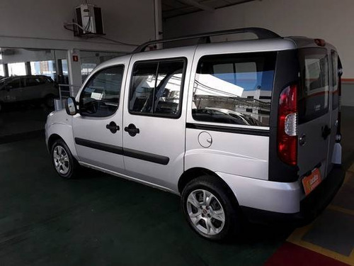 Imagem 6 de 10 de Fiat Doblò 1.8 Mpi Essence 7l 16v Flex 4p Manual