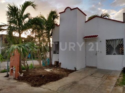 Casa En Venta Fraccionamiento El Petén Playa Del Carmen P4135