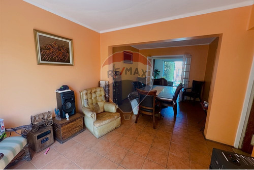 Dos Casas En Un Terreno De 452 M2 En Ñuñoa