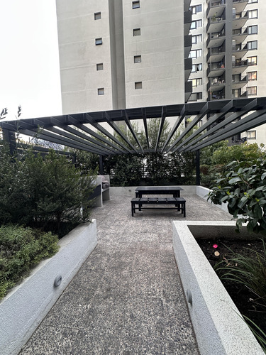 A 3 Cuadras De Gran Av. -lo Ovalle/ 2 Dormitorios 1 Baño