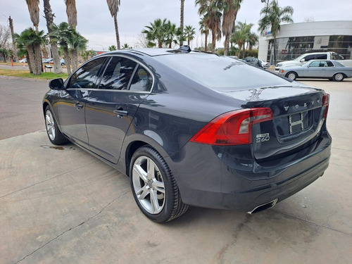 Imagen 2 de 10 de Volvo S60 2.0 T6 High Luxury