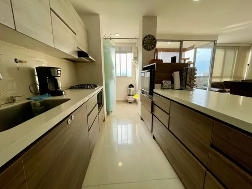 Apartamento En Arriendo En Castropol. Cod A22118