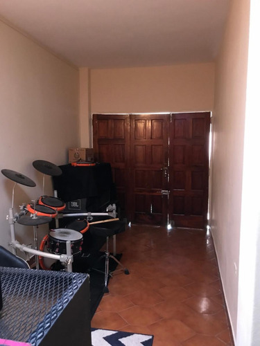 Imagen 4 de 14 de Casa - Venta - La Tablada - 4 Ambientes Con Garaje